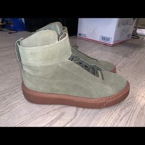 High top army green Pumas